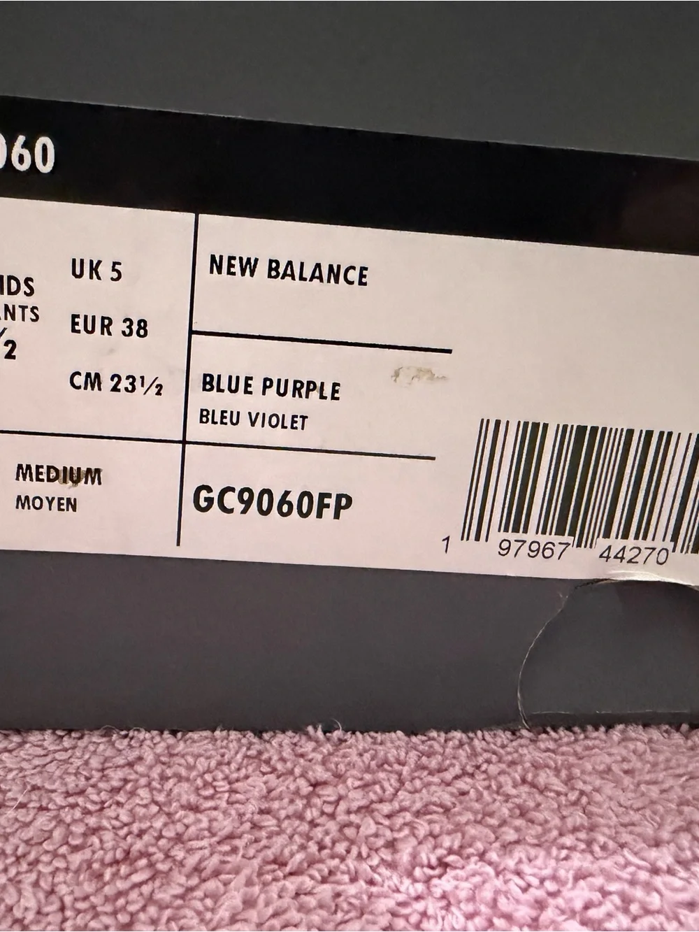 New Balance kid’s Low-Top Sneakers in Navy, Lavender and White